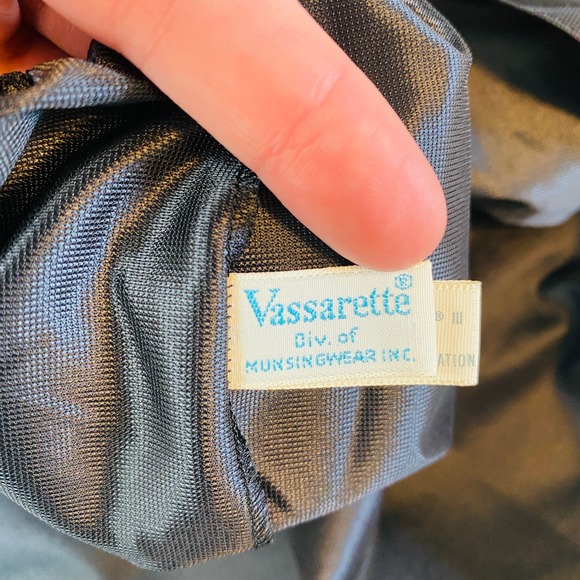 Vintage Vassarette Black Nylon Skirt Slip Women Medium Front Slit Long MCM Femme - Picture 6 of 7